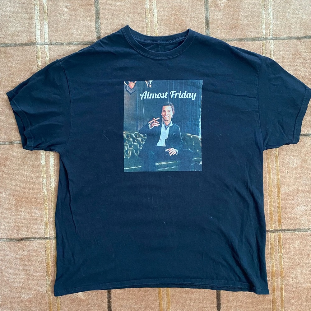 Matthew McConaughey Friday Beers Men’s XL Shirt